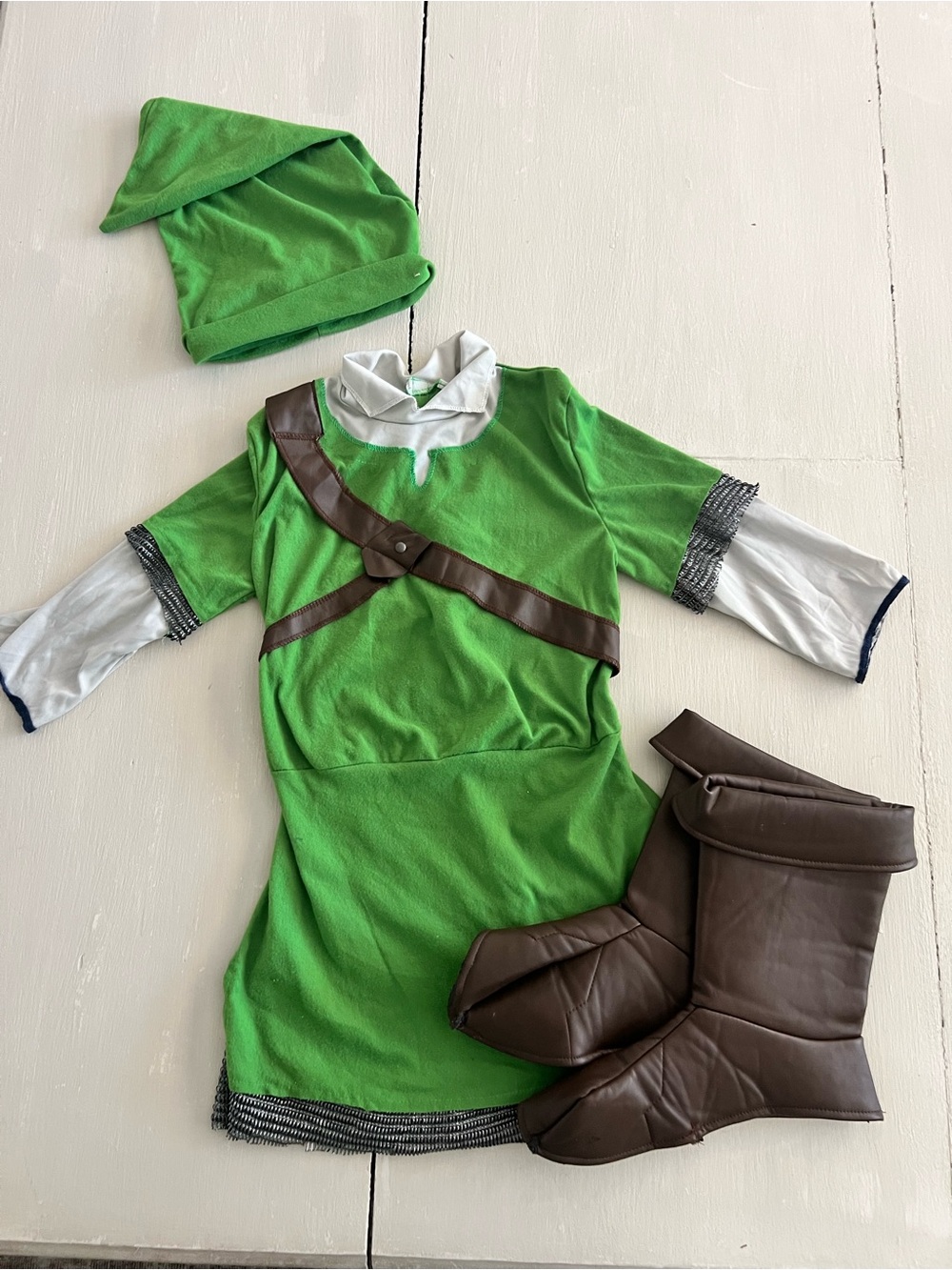 Legend of Zelda Link Costume – Kids Size 8 – Green Tunic, Hat & Boot Covers